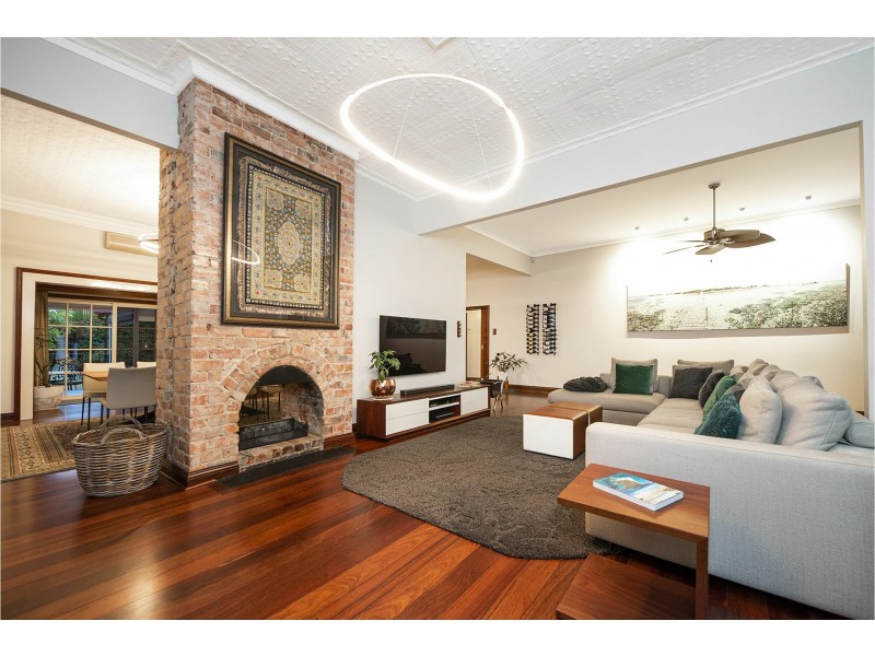 2 Mount Terrace, Kalamunda WA 6076