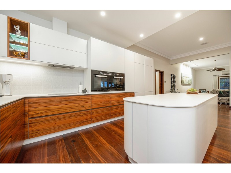 2 Mount Terrace, Kalamunda WA 6076