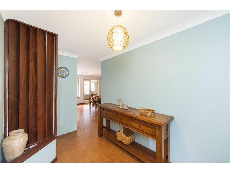 26 Lourdes Street, Lesmurdie WA 6076