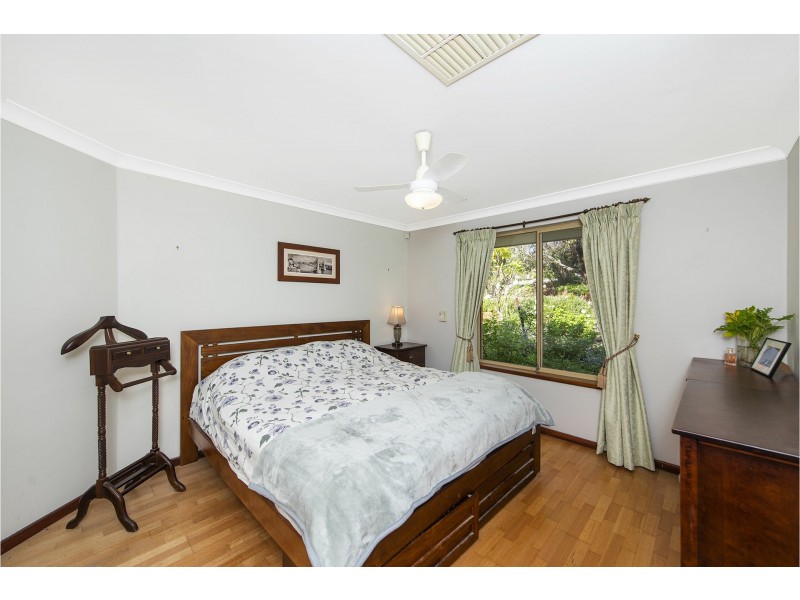 26 Lourdes Street, Lesmurdie WA 6076