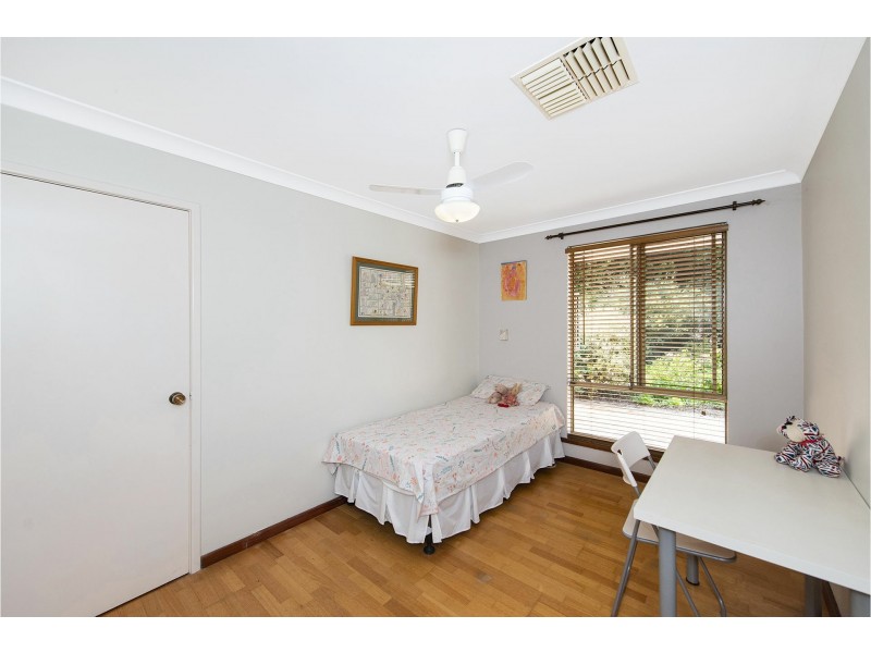 26 Lourdes Street, Lesmurdie WA 6076