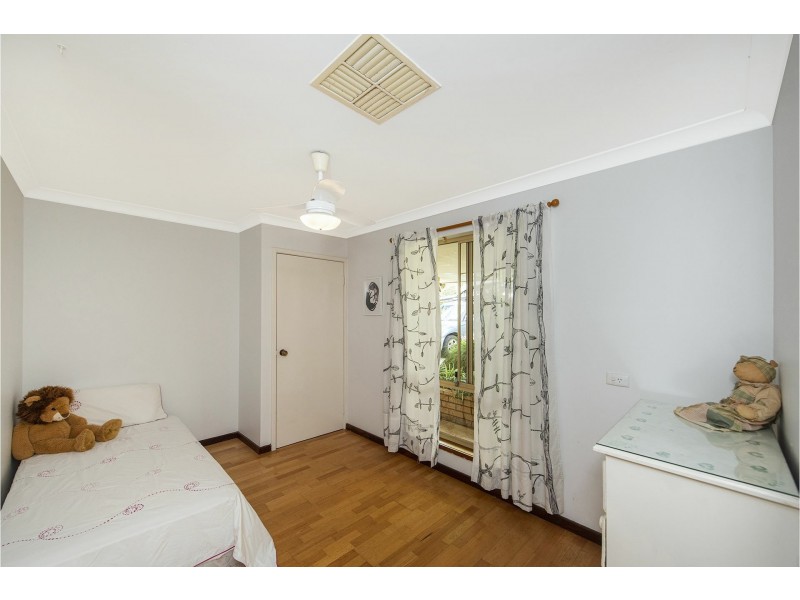 26 Lourdes Street, Lesmurdie WA 6076