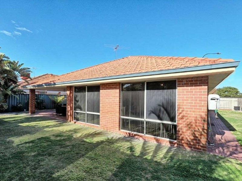 27 Benson Way, High Wycombe WA 6057