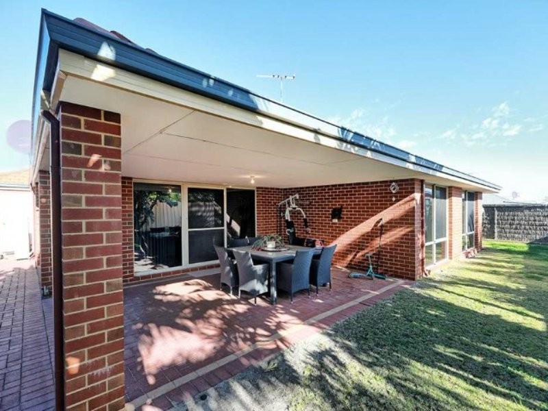 27 Benson Way, High Wycombe WA 6057