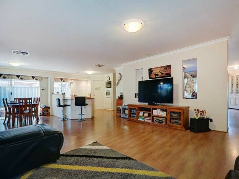 27 Benson Way, High Wycombe WA 6057