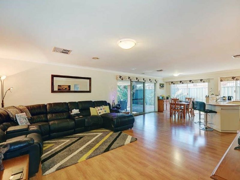 27 Benson Way, High Wycombe WA 6057