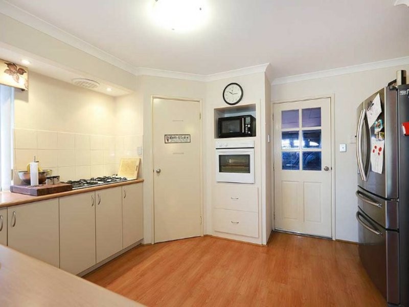 27 Benson Way, High Wycombe WA 6057