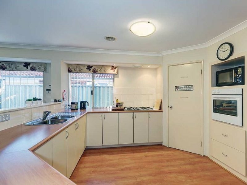 27 Benson Way, High Wycombe WA 6057