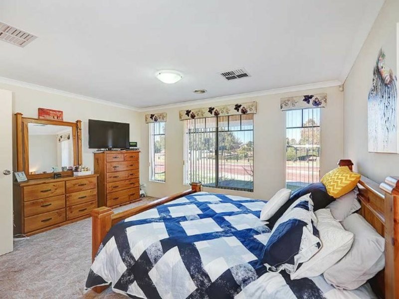 27 Benson Way, High Wycombe WA 6057