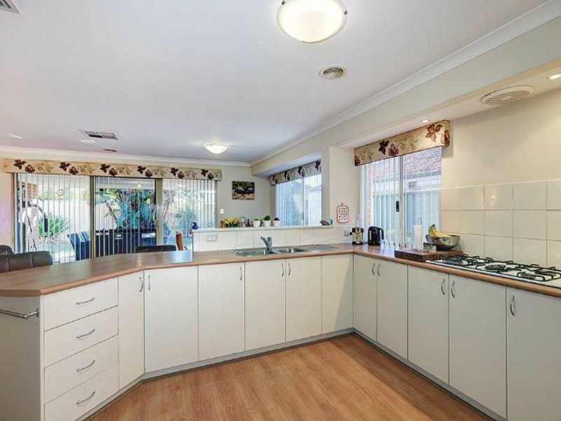 27 Benson Way, High Wycombe WA 6057