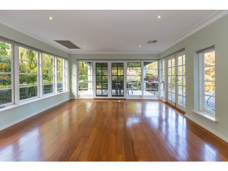 42 Kalamunda Road, Kalamunda WA 6076