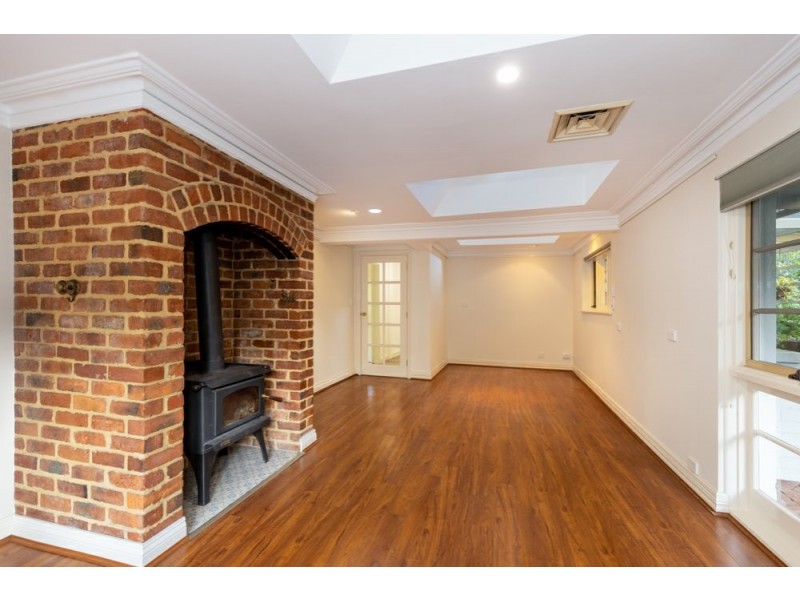 42 Kalamunda Road, Kalamunda WA 6076