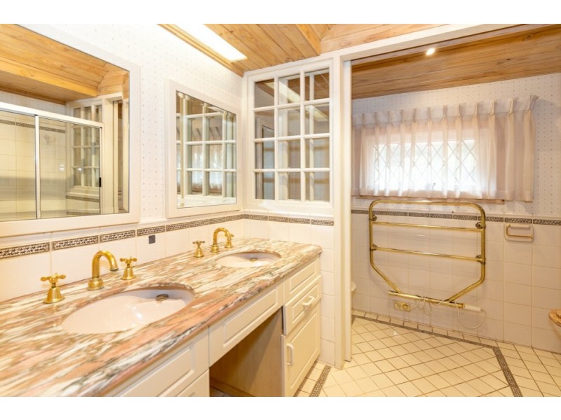 42 Kalamunda Road, Kalamunda WA 6076