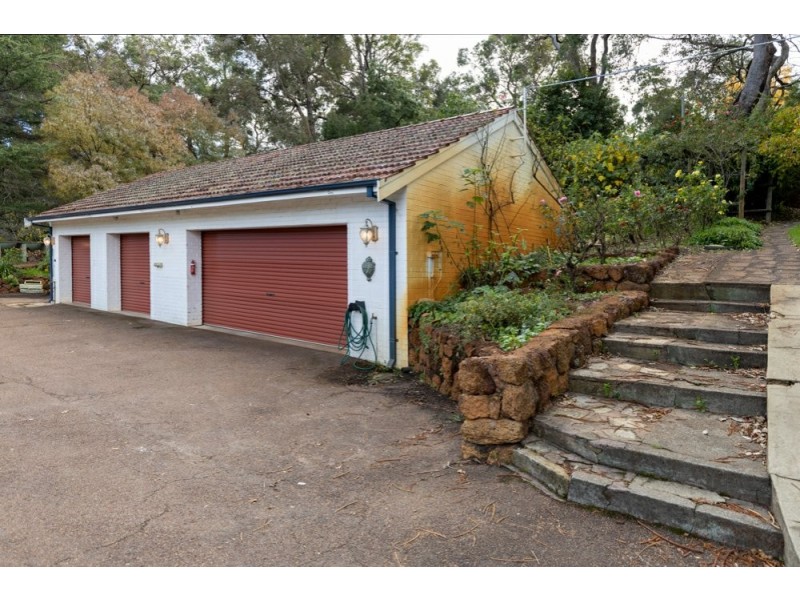 42 Kalamunda Road, Kalamunda WA 6076