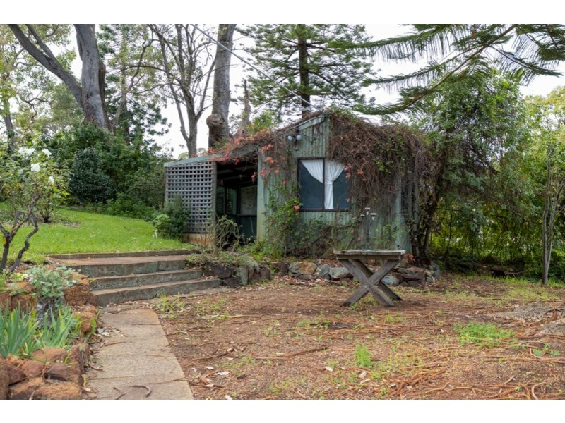 42 Kalamunda Road, Kalamunda WA 6076