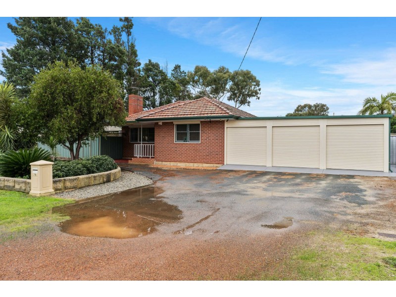 13 Cumberland Road, Forrestfield WA 6058