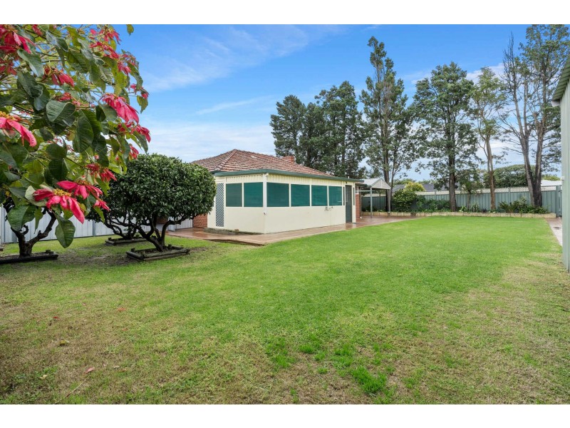 13 Cumberland Road, Forrestfield WA 6058