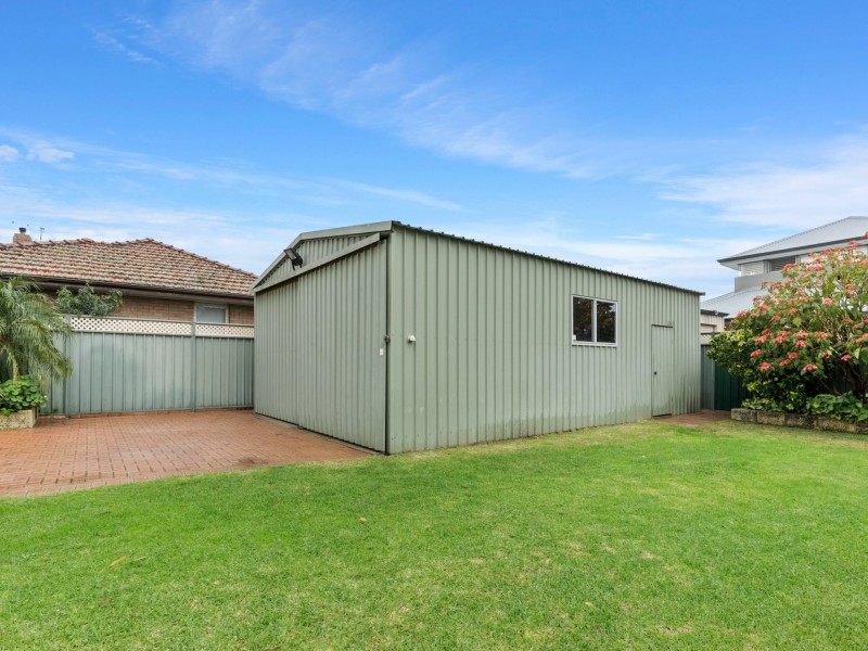 13 Cumberland Road, Forrestfield WA 6058