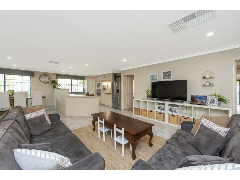 19 Babbler Court, Maida Vale WA 6057