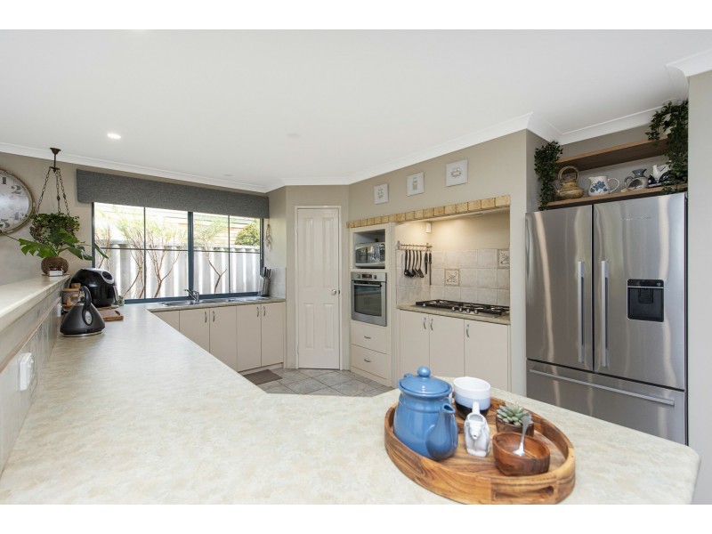 19 Babbler Court, Maida Vale WA 6057