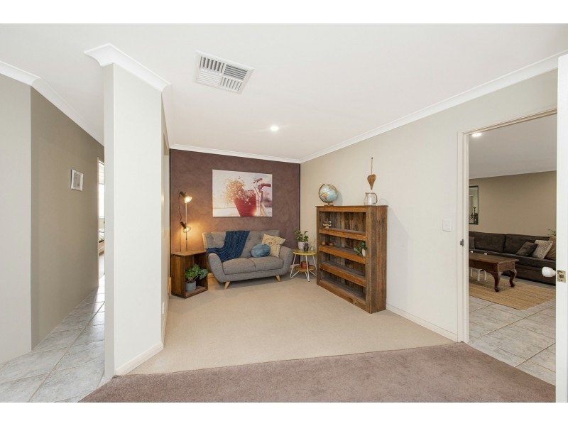 19 Babbler Court, Maida Vale WA 6057