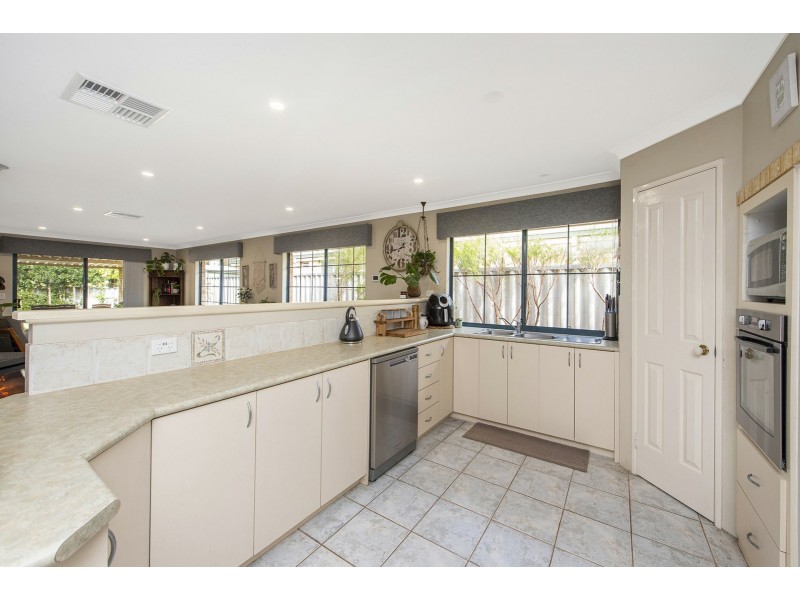 19 Babbler Court, Maida Vale WA 6057