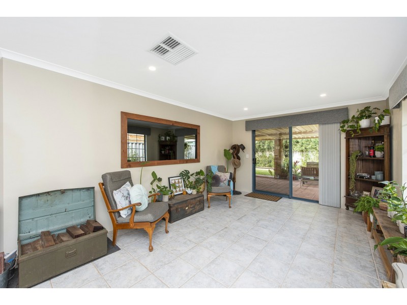 19 Babbler Court, Maida Vale WA 6057