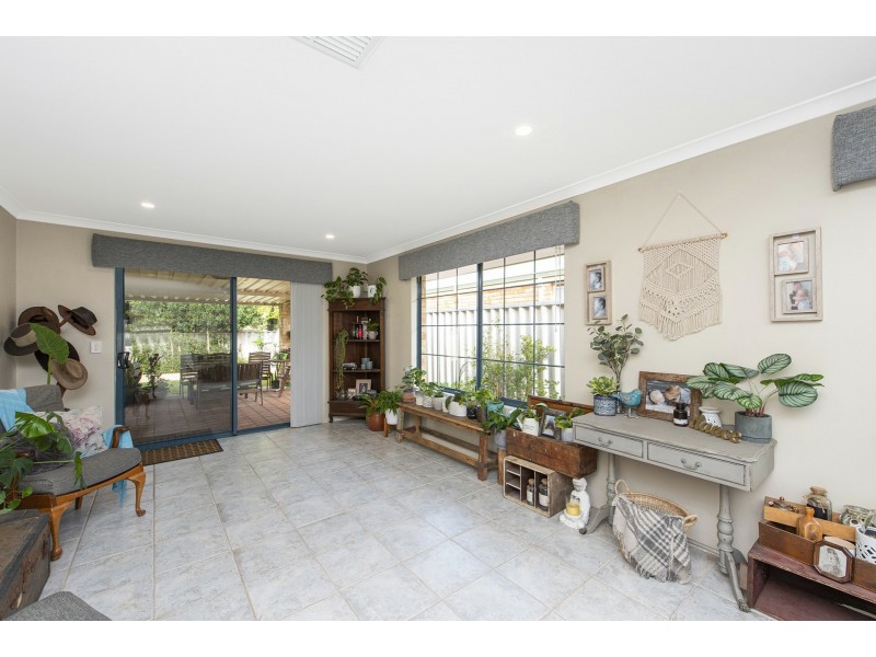 19 Babbler Court, Maida Vale WA 6057