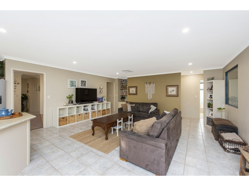 19 Babbler Court, Maida Vale WA 6057