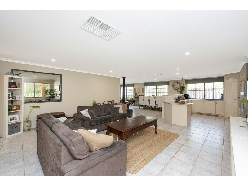 19 Babbler Court, Maida Vale WA 6057