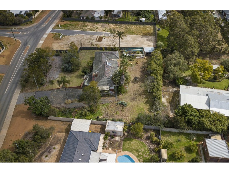 12 Recreation Road, Kalamunda WA 6076