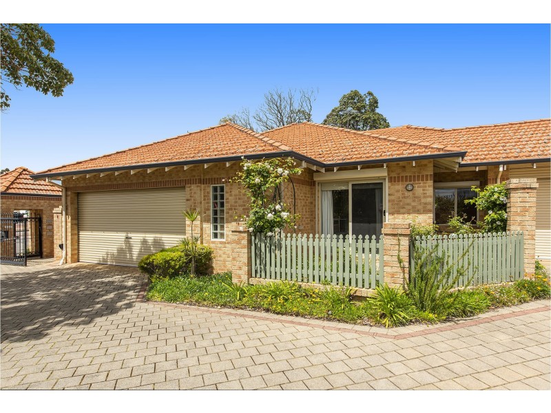 1/18 Canning Road, Kalamunda WA 6076