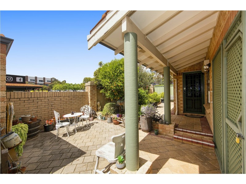 1/18 Canning Road, Kalamunda WA 6076