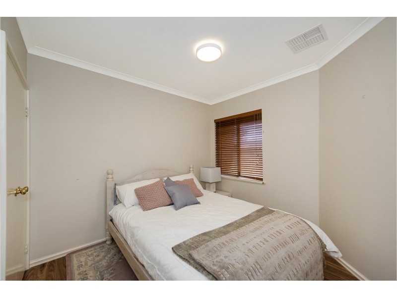 1/18 Canning Road, Kalamunda WA 6076