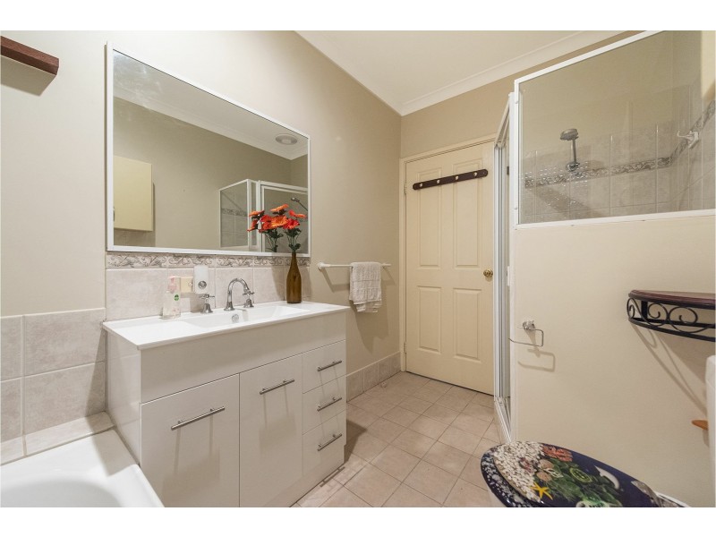 1/18 Canning Road, Kalamunda WA 6076