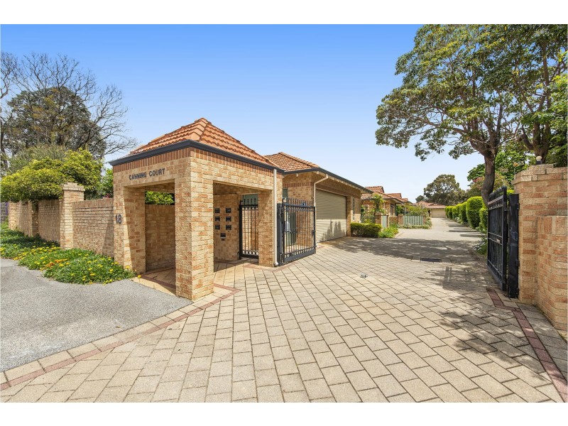 1/18 Canning Road, Kalamunda WA 6076