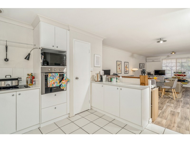 2/96 Helena Street, Guildford WA 6055