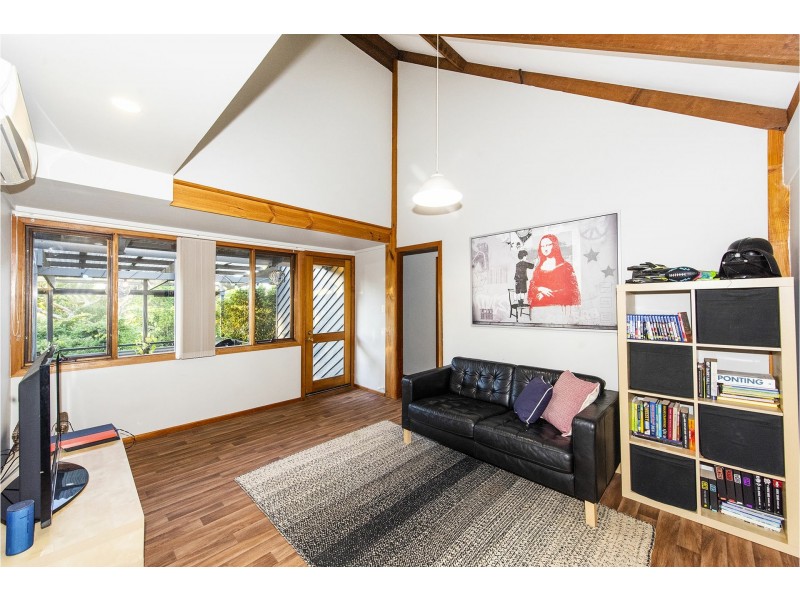 27 Gray Road, Gooseberry Hill WA 6076