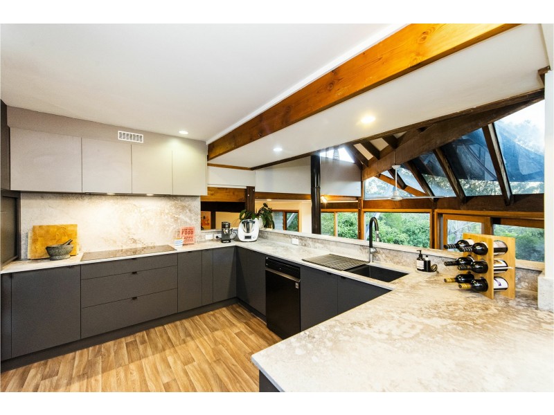 27 Gray Road, Gooseberry Hill WA 6076