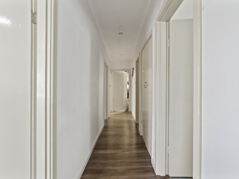 16 Pauline Avenue, Kalamunda WA 6076