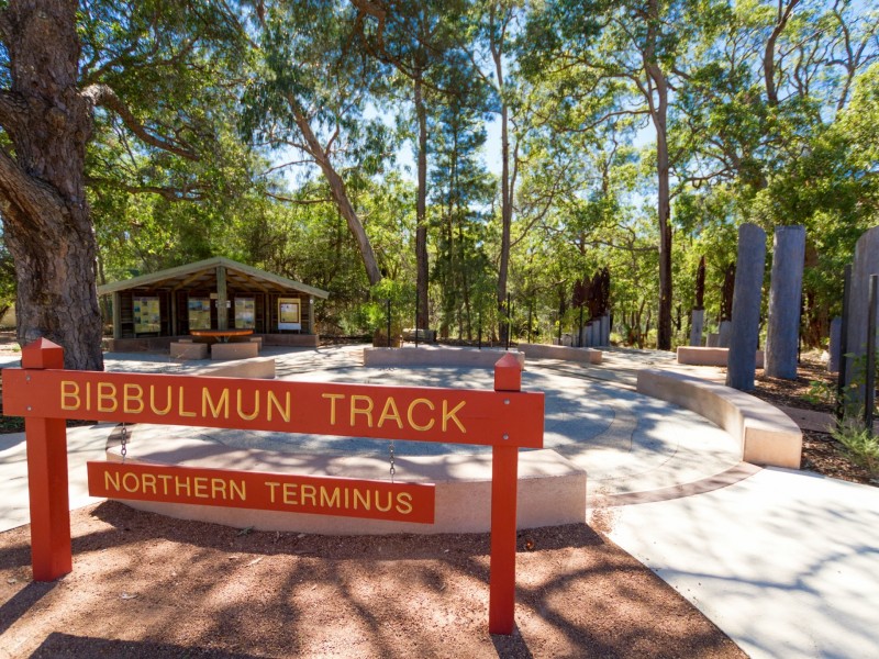 16 Pauline Avenue, Kalamunda WA 6076