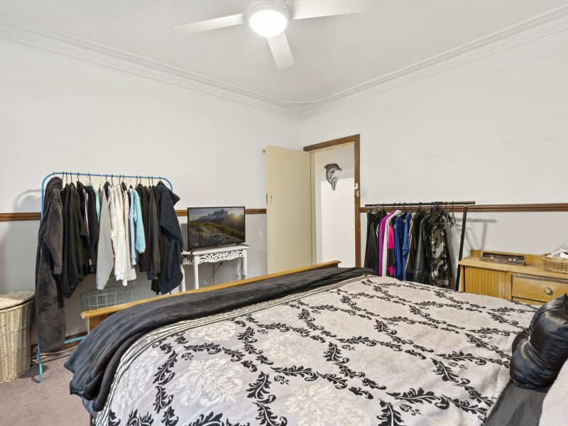 16 Pauline Avenue, Kalamunda WA 6076