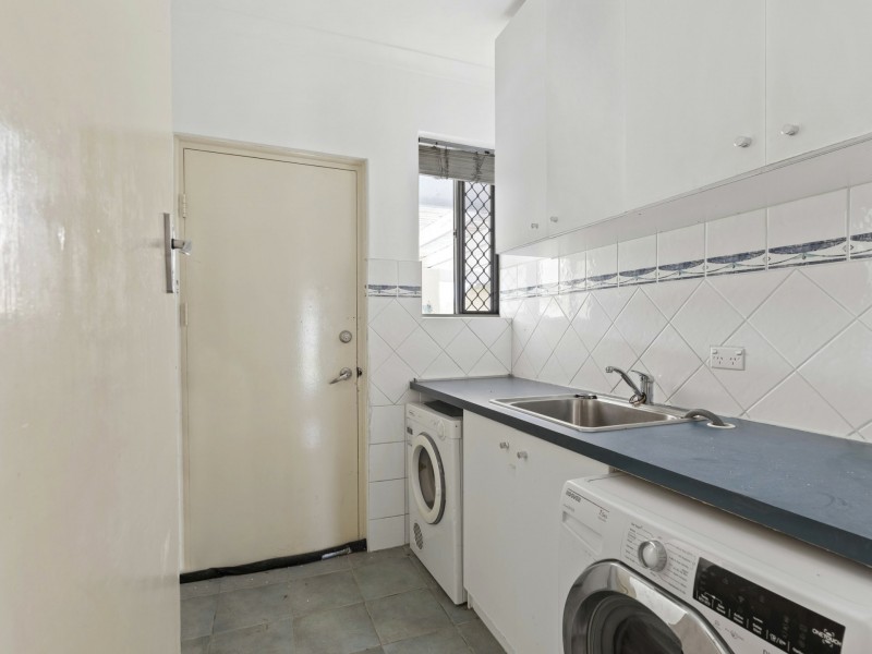 16 Pauline Avenue, Kalamunda WA 6076