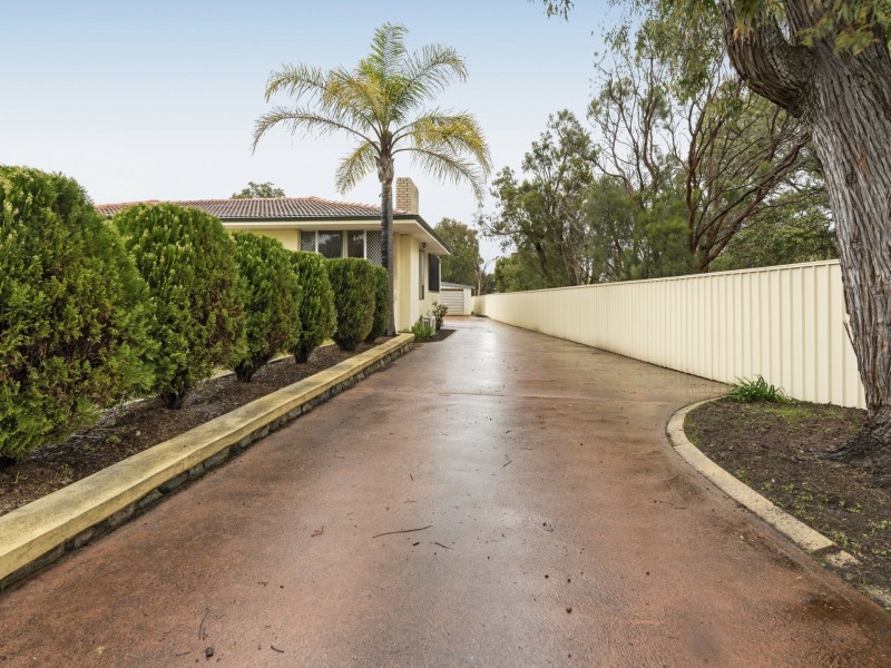 16 Pauline Avenue, Kalamunda WA 6076