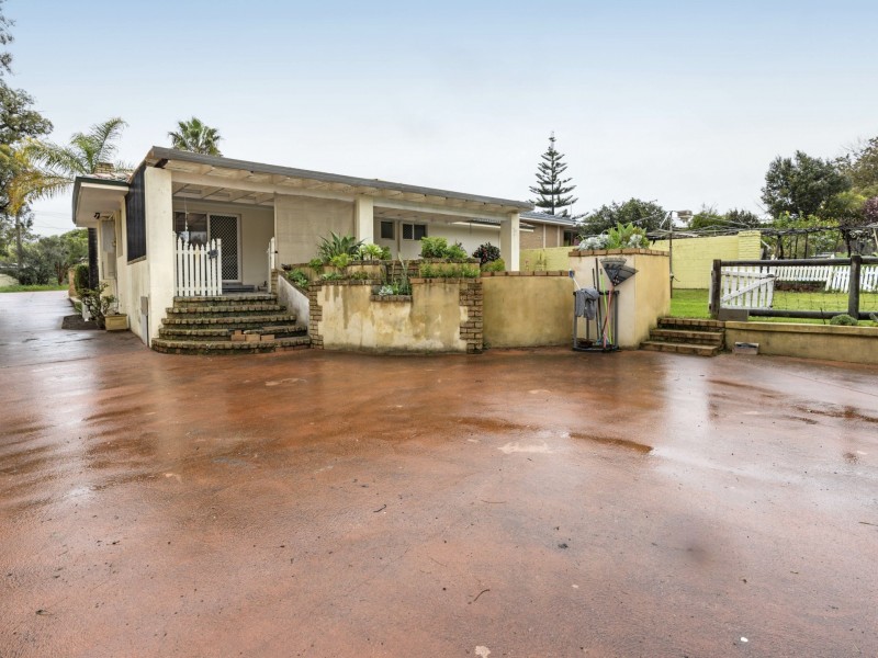 16 Pauline Avenue, Kalamunda WA 6076