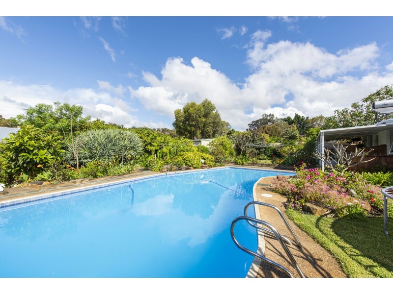 11 Scenic Drive, Maida Vale WA 6057