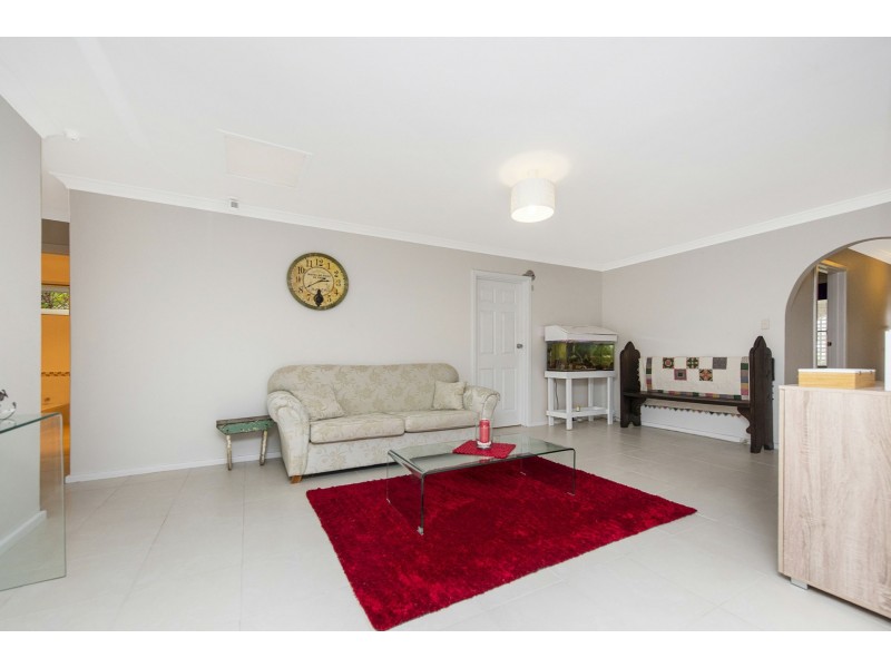 11 Scenic Drive, Maida Vale WA 6057