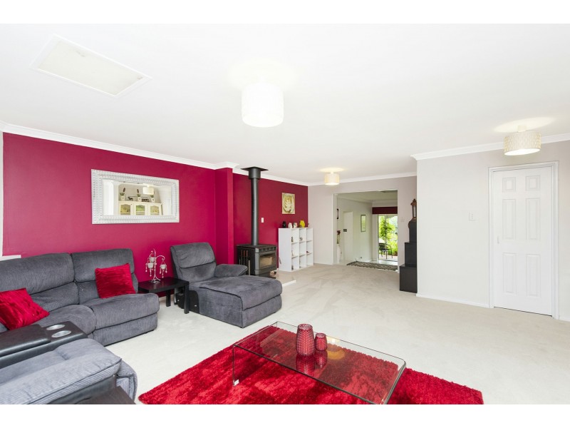 11 Scenic Drive, Maida Vale WA 6057