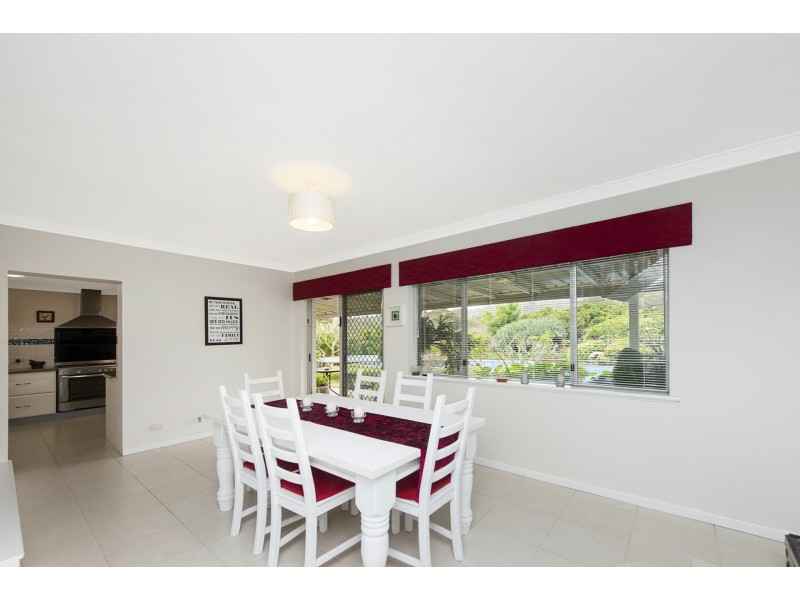 11 Scenic Drive, Maida Vale WA 6057