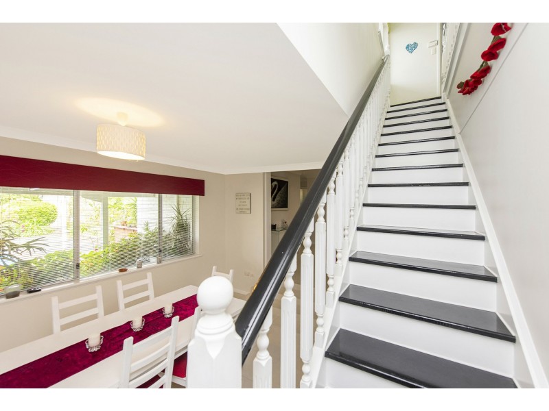 11 Scenic Drive, Maida Vale WA 6057